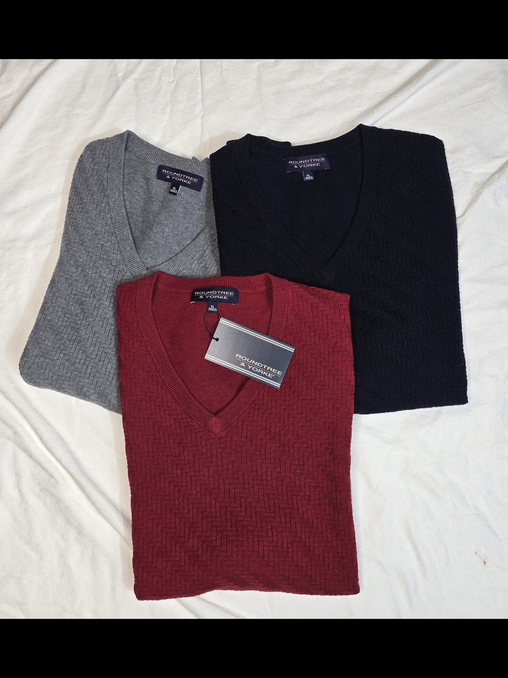 Roundtree & Yorke Men's V-Neck Sweater - Red, Grey, Navy